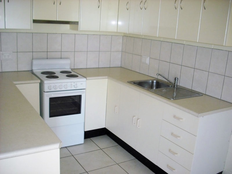 1/175 FRANCIS STREET, West End QLD 4810