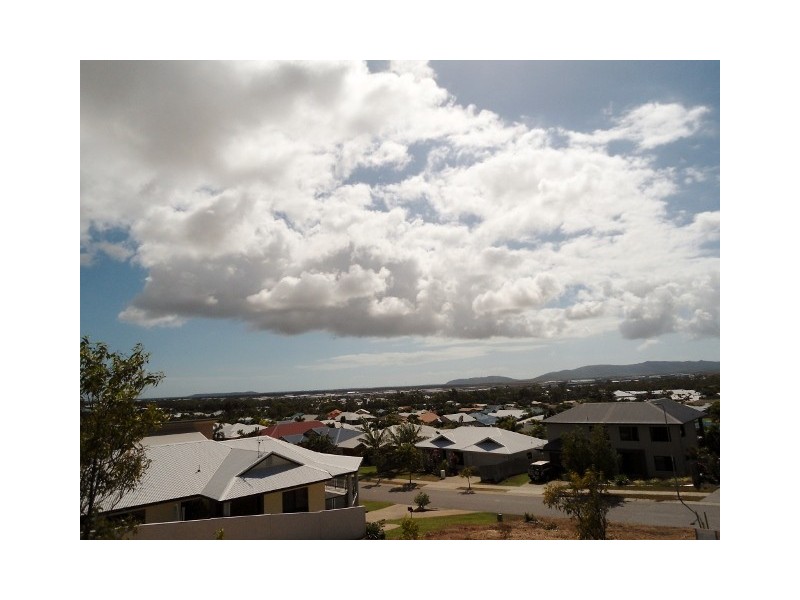 37 TIMBURY WAY, Mount Louisa QLD 4814