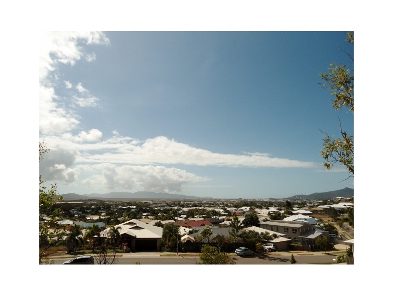 41 TIMBURY WAY, Mount Louisa QLD 4814