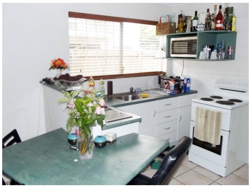 2/10 ETHEL STREET, Hyde Park QLD 4812