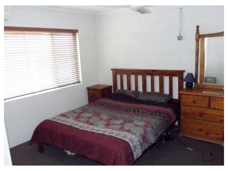 2/10 ETHEL STREET, Hyde Park QLD 4812