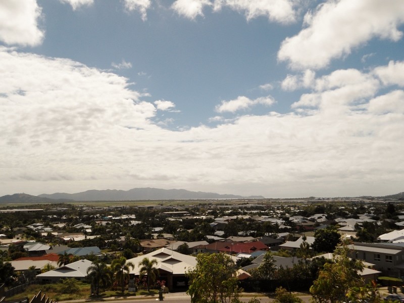 7 ALPINE COURT, Mount Louisa QLD 4814