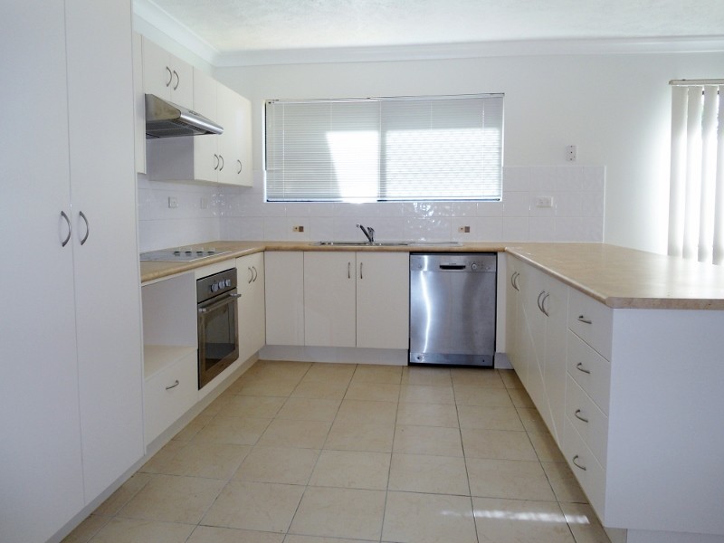 27 KINNARDY STREET, Burdell QLD 4818