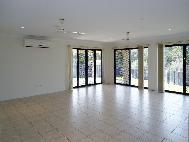 22 DUNGURRA PLACE, Bushland Beach QLD 4818