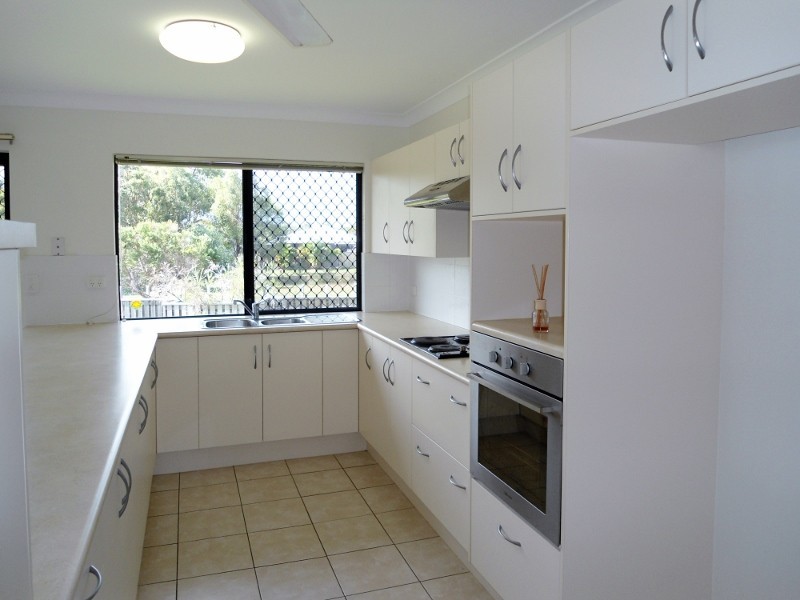 22 DUNGURRA PLACE, Bushland Beach QLD 4818