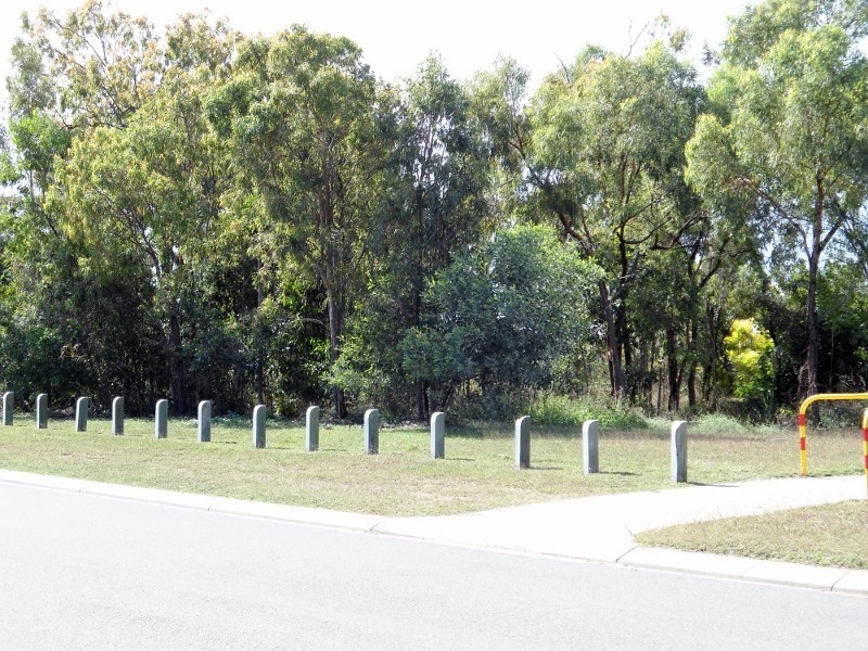 22 DUNGURRA PLACE, Bushland Beach QLD 4818