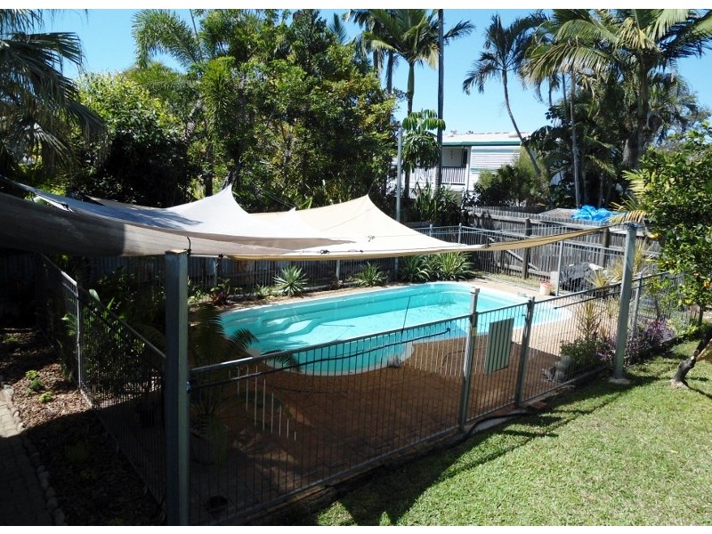 186 CHARLES STREET, Cranbrook QLD 4814