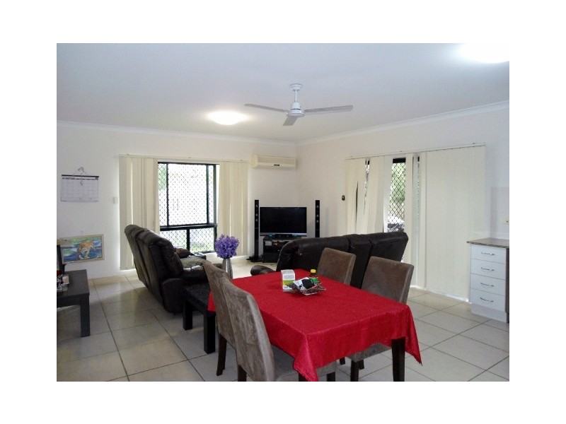 2/9 RYRIE CRESCENT, Rasmussen QLD 4815