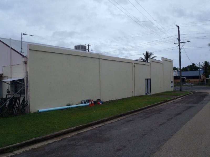 87 INGHAM ROAD, West End QLD 4810