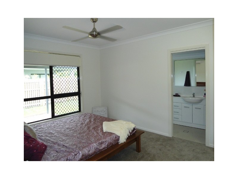 18 FREEDOM GREEN, Rasmussen QLD 4815