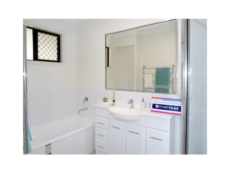 18 FREEDOM GREEN, Rasmussen QLD 4815