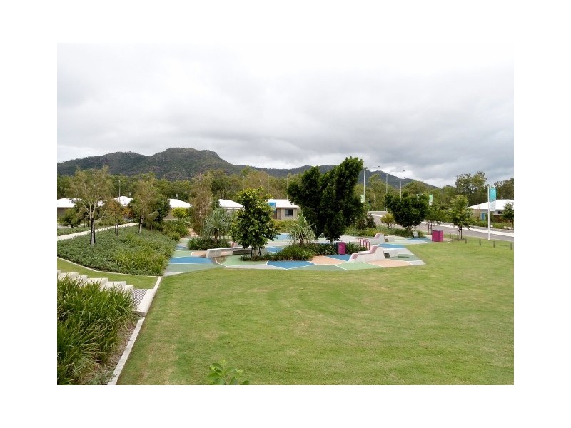 18 FREEDOM GREEN, Rasmussen QLD 4815