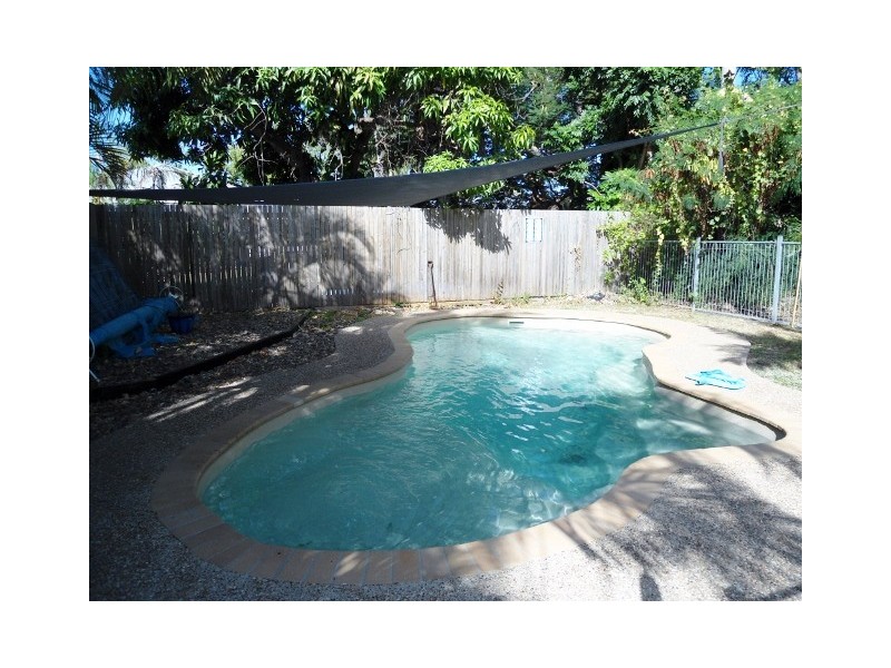 18 THE AVENUE, Hermit Park QLD 4812