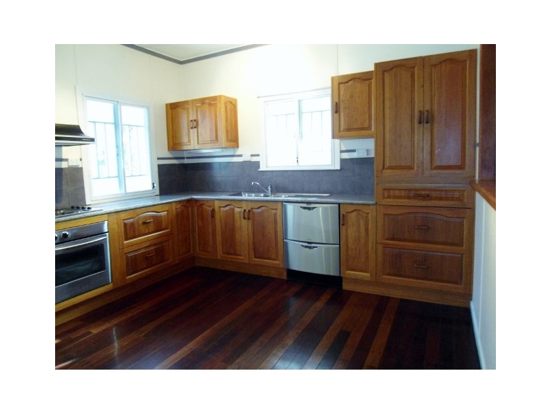 18 THE AVENUE, Hermit Park QLD 4812