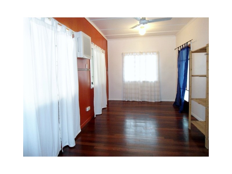 18 THE AVENUE, Hermit Park QLD 4812