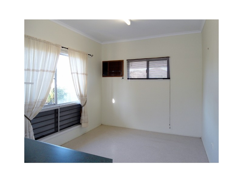 75 DEARNESS STREET, Garbutt QLD 4814