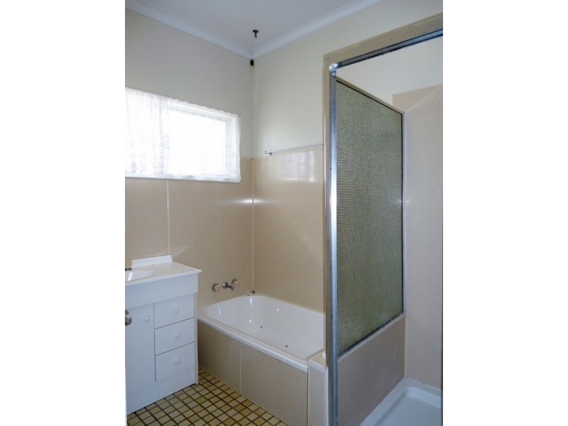 75 DEARNESS STREET, Garbutt QLD 4814