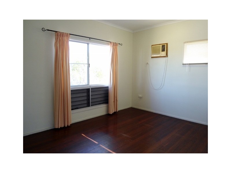 75 DEARNESS STREET, Garbutt QLD 4814