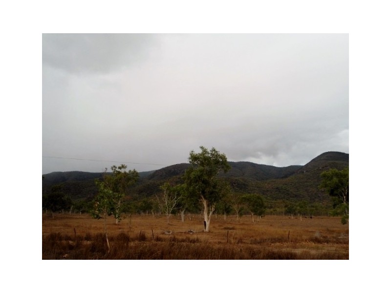 211 MOUNTVIEW DRIVE, Toonpan QLD 4816