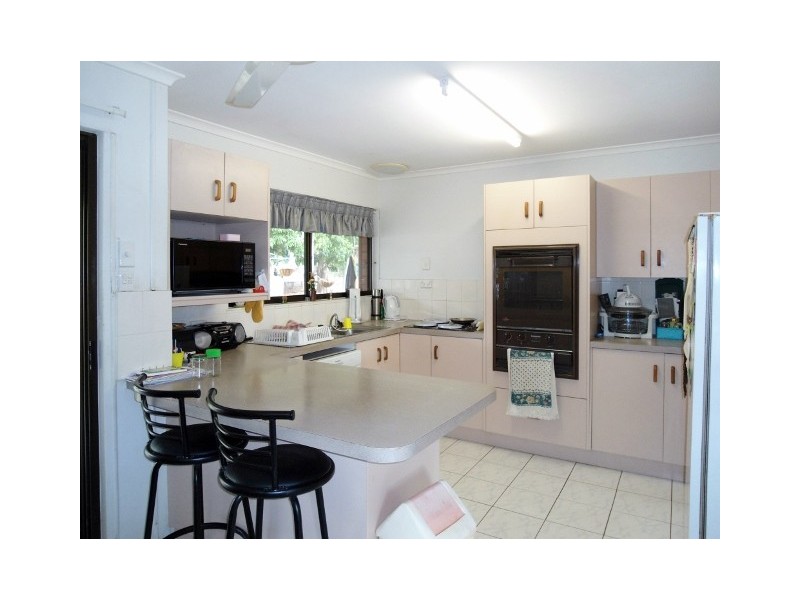 211 MOUNTVIEW DRIVE, Toonpan QLD 4816