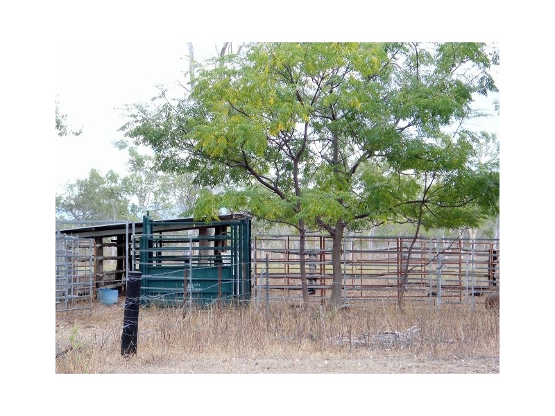 211 MOUNTVIEW DRIVE, Toonpan QLD 4816