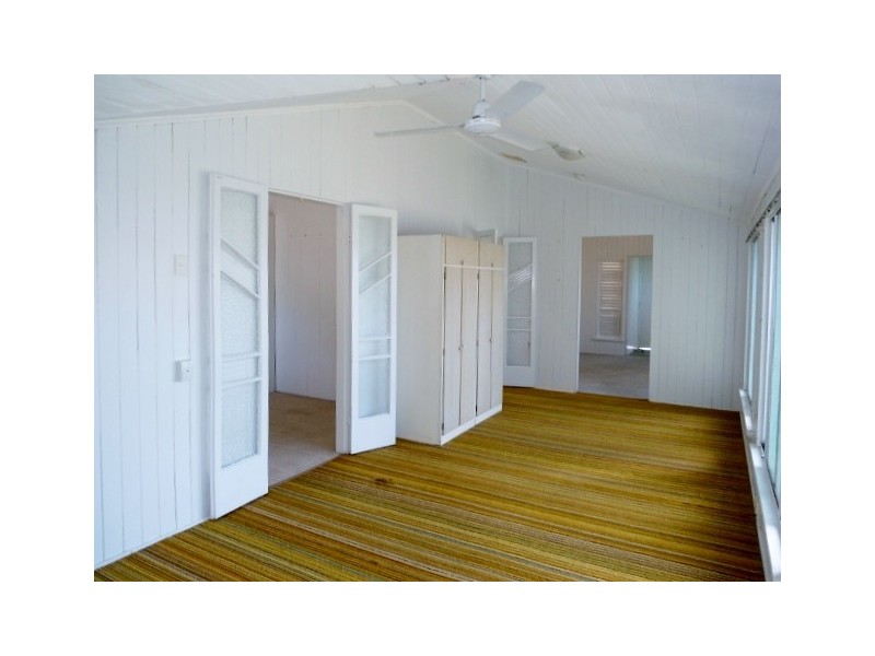 18 LOWTH STREET, Rosslea QLD 4812