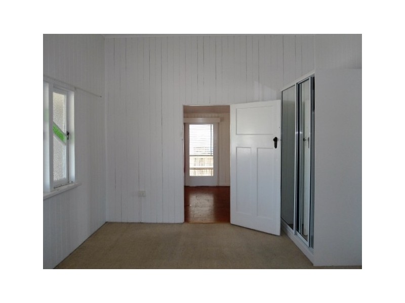 18 LOWTH STREET, Rosslea QLD 4812