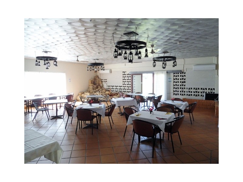 8-10 MACROSSAN STREET, Halifax QLD 4850