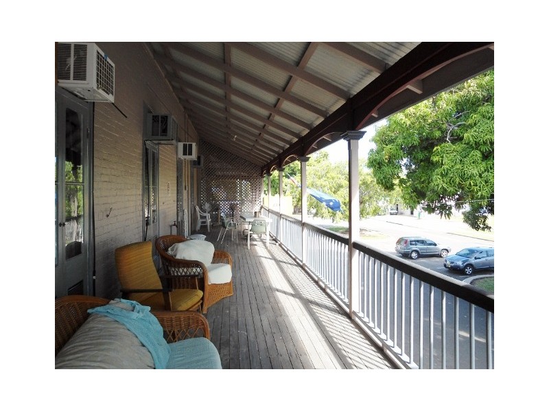 8-10 MACROSSAN STREET, Halifax QLD 4850