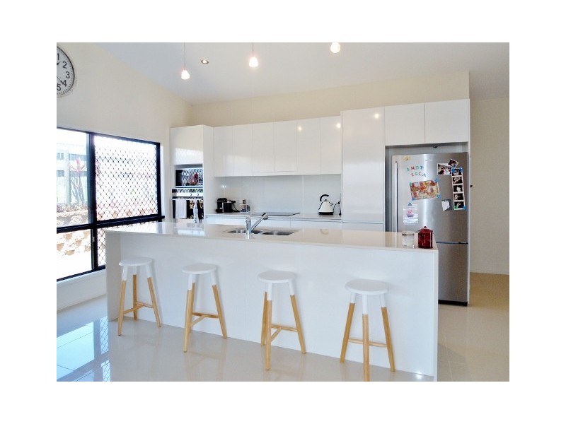 10 LITTABELLA PLACE, Bushland Beach QLD 4818