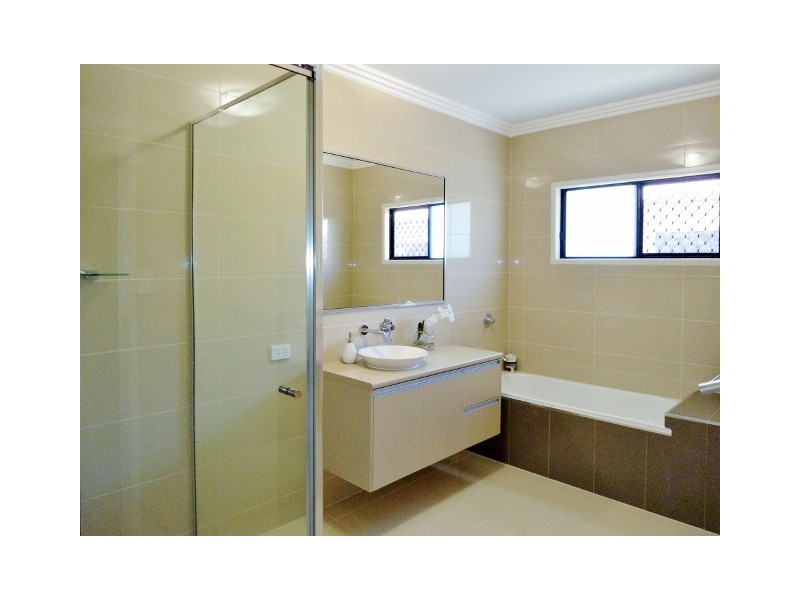 10 LITTABELLA PLACE, Bushland Beach QLD 4818