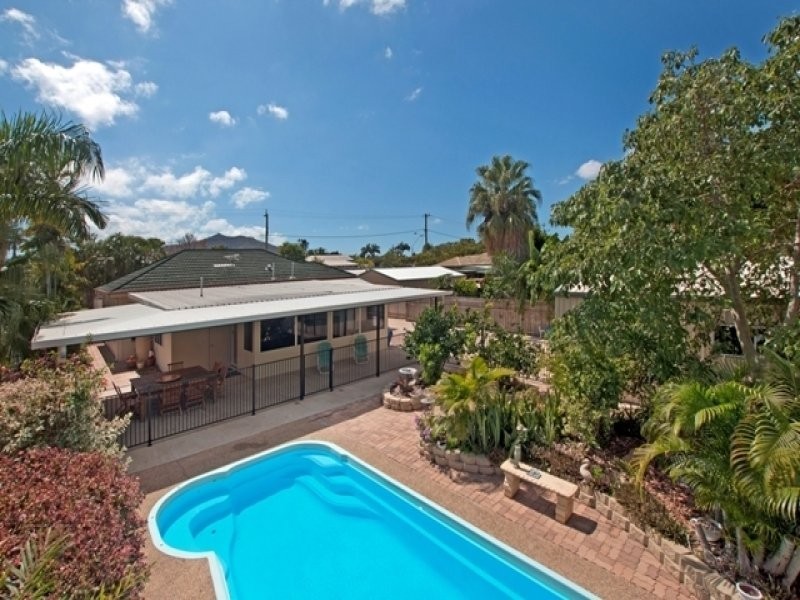 4 GLADSTONE STREET, Pimlico QLD 4812