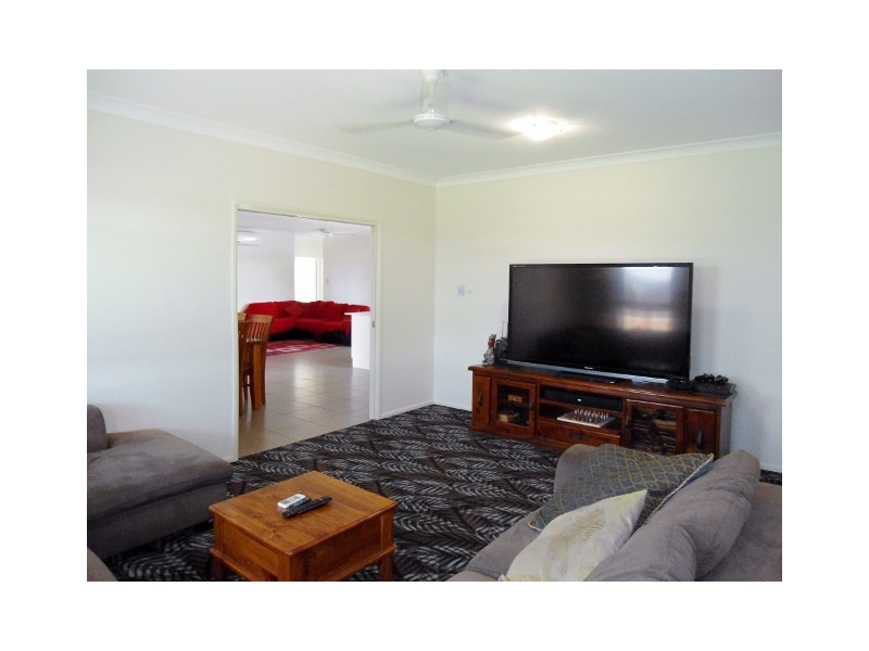 29 STEPHANIE STREET, Rasmussen QLD 4815
