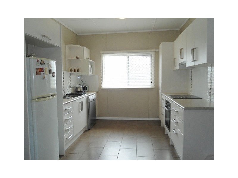 233 IRELAND STREET, Oonoonba QLD 4811