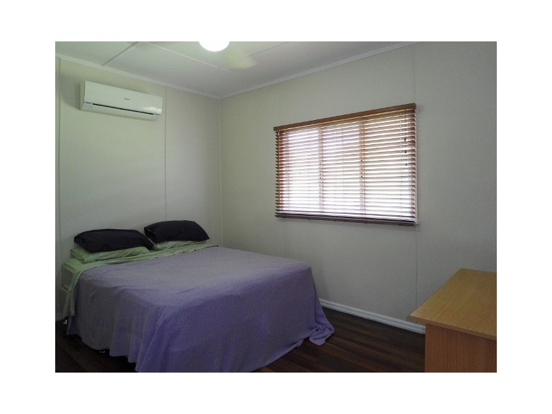 233 IRELAND STREET, Oonoonba QLD 4811