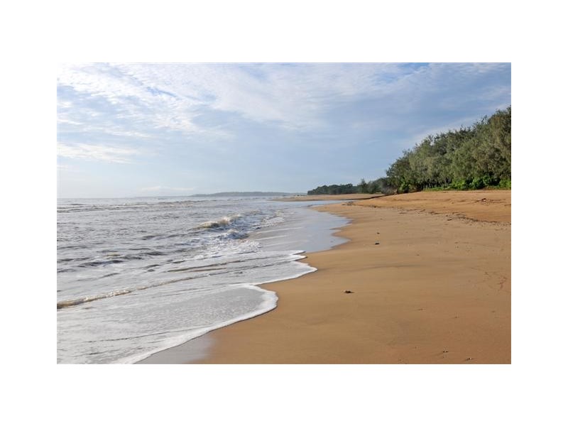 10 AUGUSTA DRIVE, Balgal Beach QLD 4816