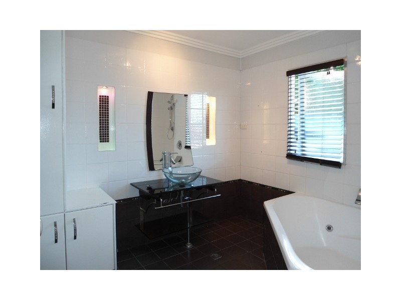 33 THOMPSON STREET, Aitkenvale QLD 4814