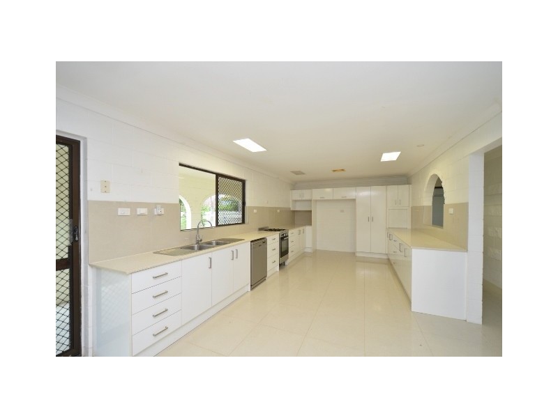18 Duggan Drive, Alligator Creek QLD 4816