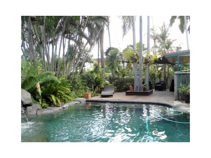 2 YANDA COURT, Mount Louisa QLD 4814