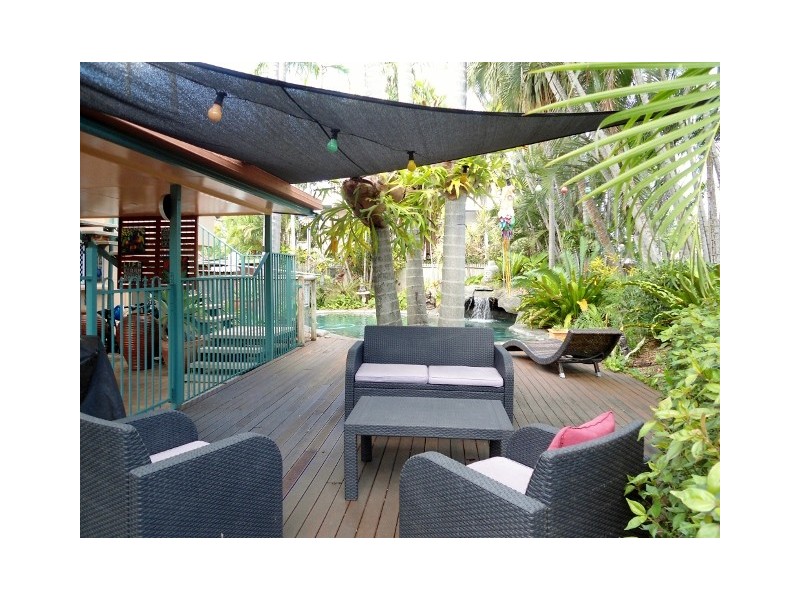 2 YANDA COURT, Mount Louisa QLD 4814