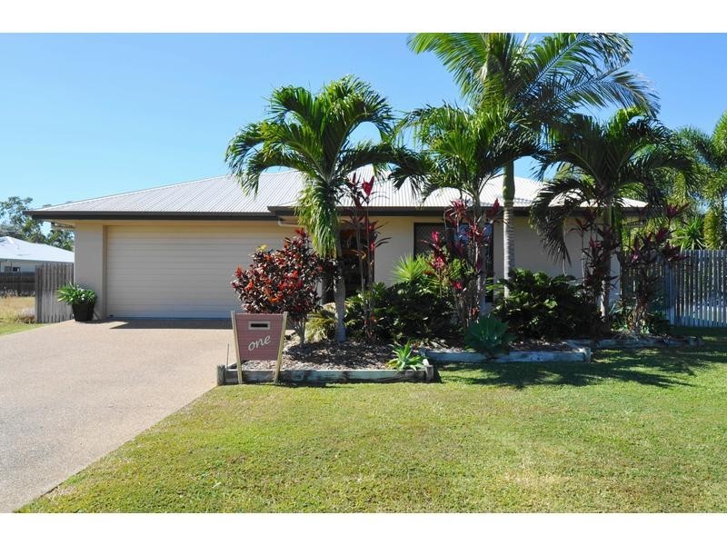 1 DILLON STREET, Mount Louisa QLD 4814