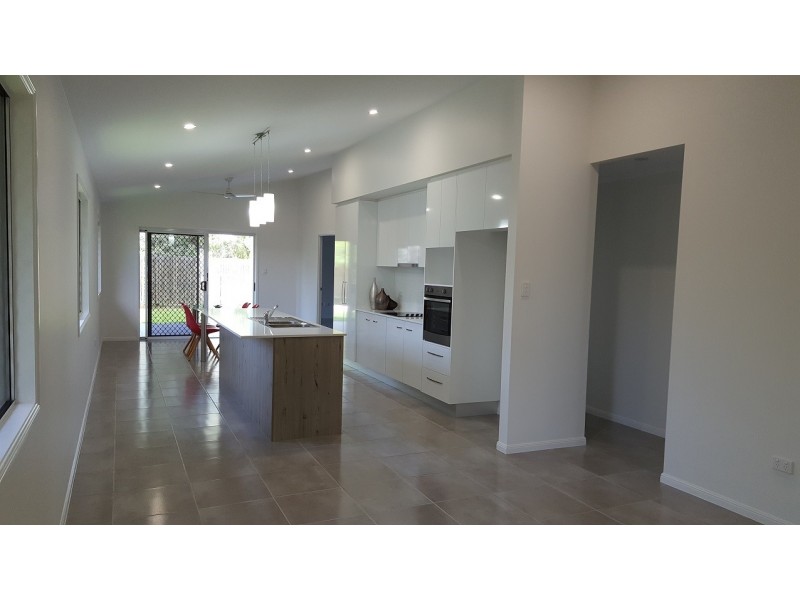 4 GROSVENOR STREET, Currajong QLD 4812