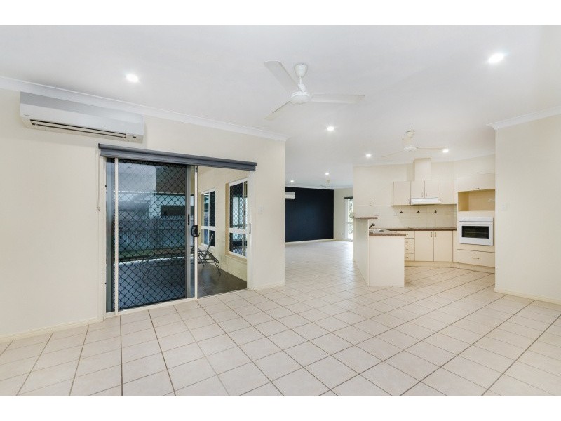 17 RIVERBEND DRIVE, Douglas QLD 4814