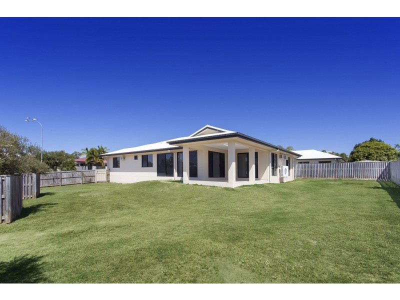22 DUNGURRA PLACE, Bushland Beach QLD 4818