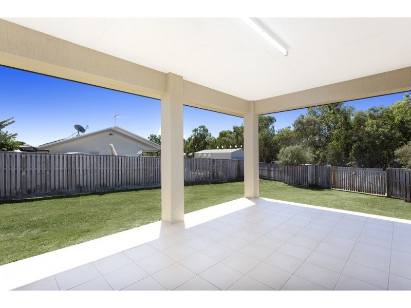 22 DUNGURRA PLACE, Bushland Beach QLD 4818