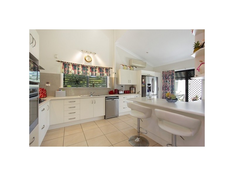 9 TRACEY STREET, Balgal Beach QLD 4816