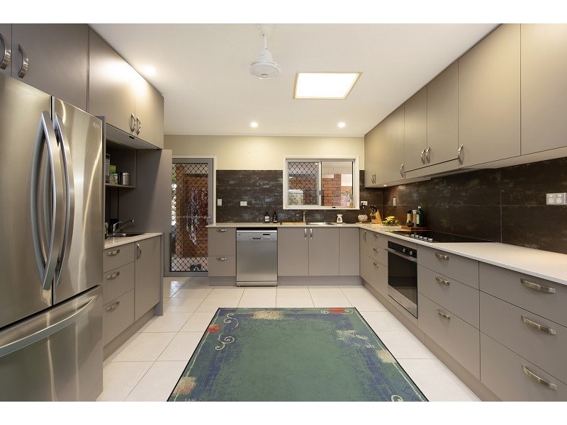 11 GILLMER STREET, Heatley QLD 4814