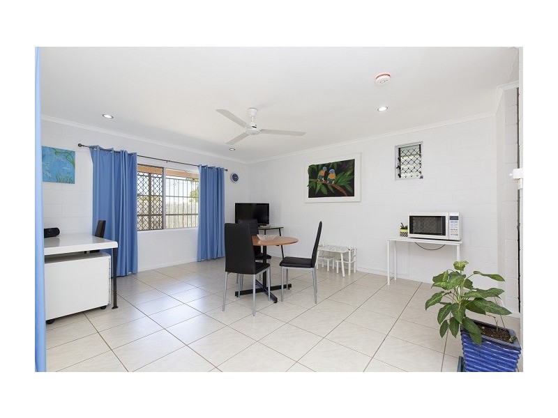 1/43 SURREY STREET, Hyde Park QLD 4812