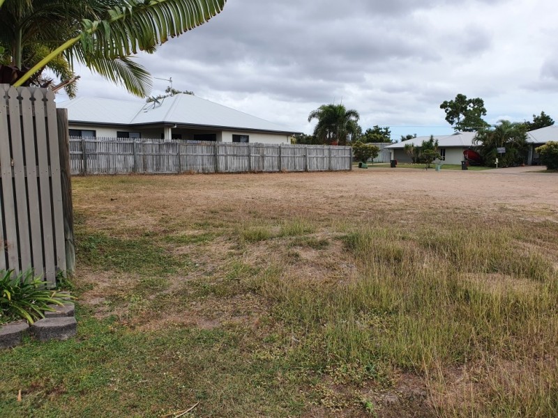 2 RIVERSTONE COURT, Mount Louisa QLD 4814