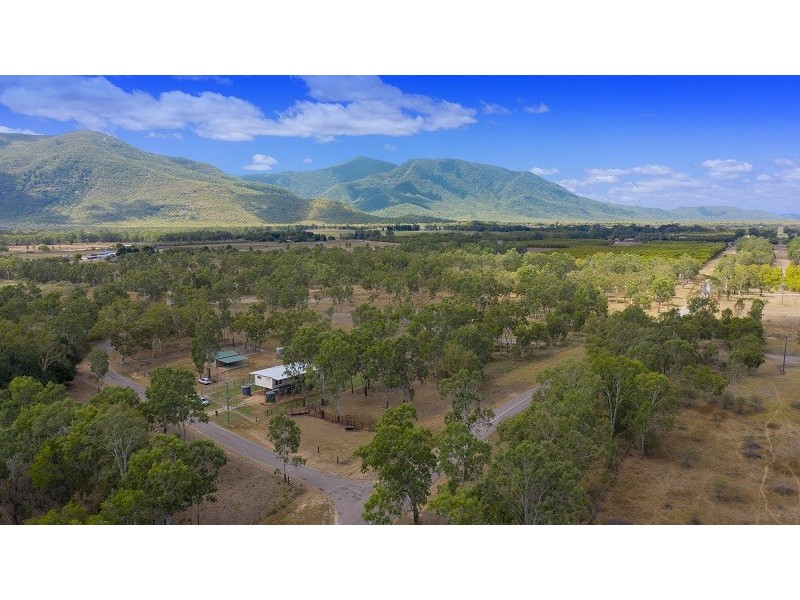 8 MACONACHIES ROAD, Majors Creek QLD 4816